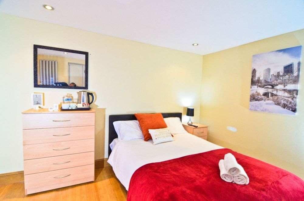 Thames view house Deluxe Double Room 9