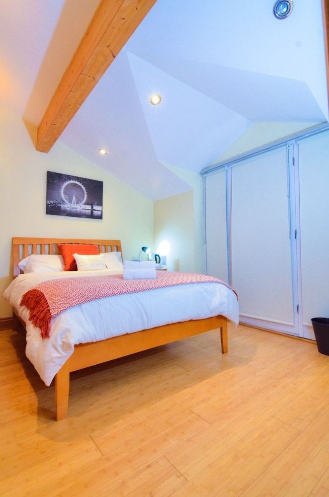 Thames view house Deluxe Double Room 11