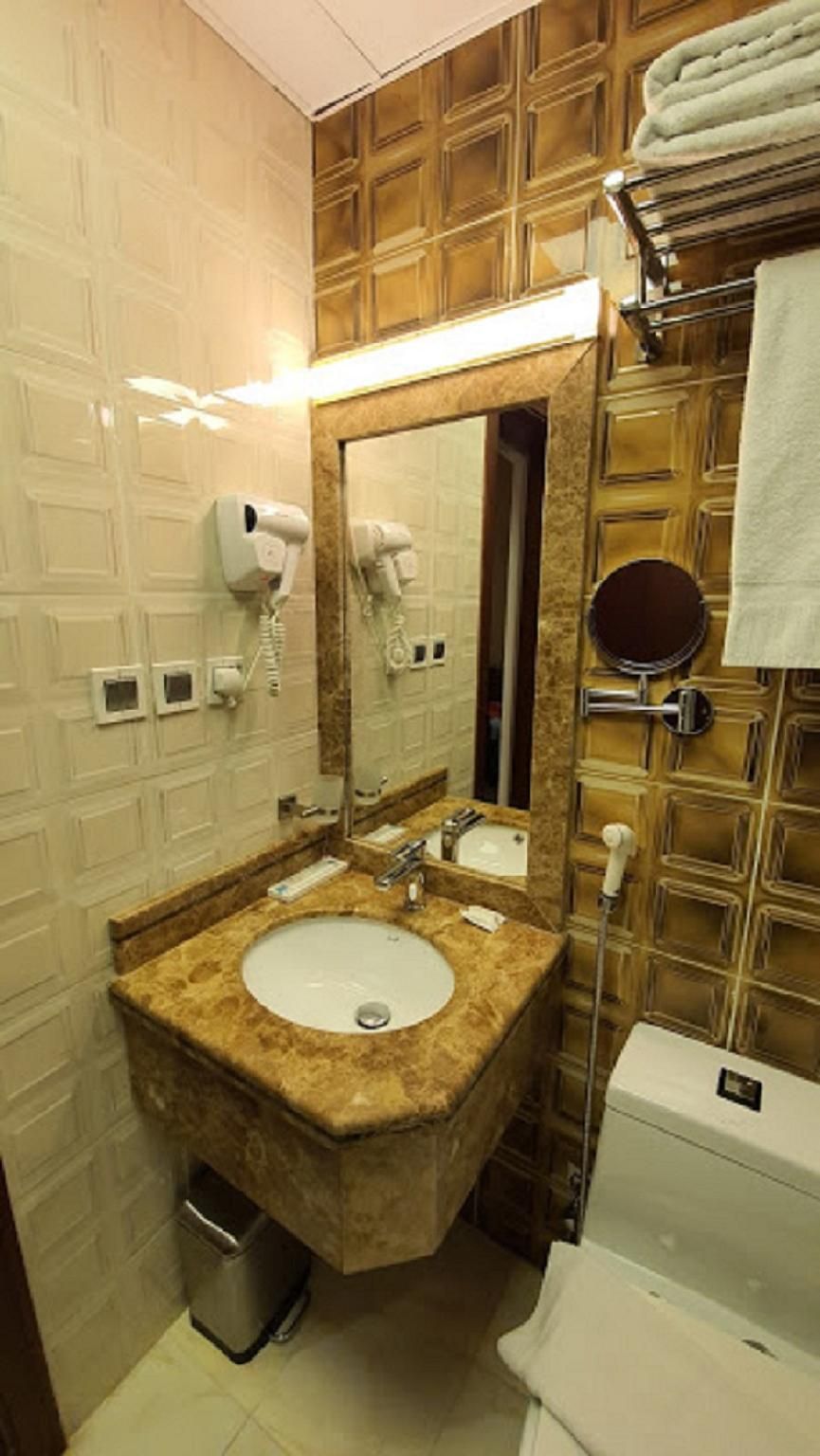 Taj Alworood Hotel King Room 2