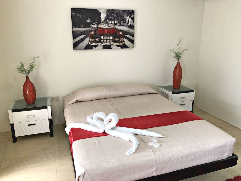 Quezon Premier Hotel Candelaria Couple Suite 3