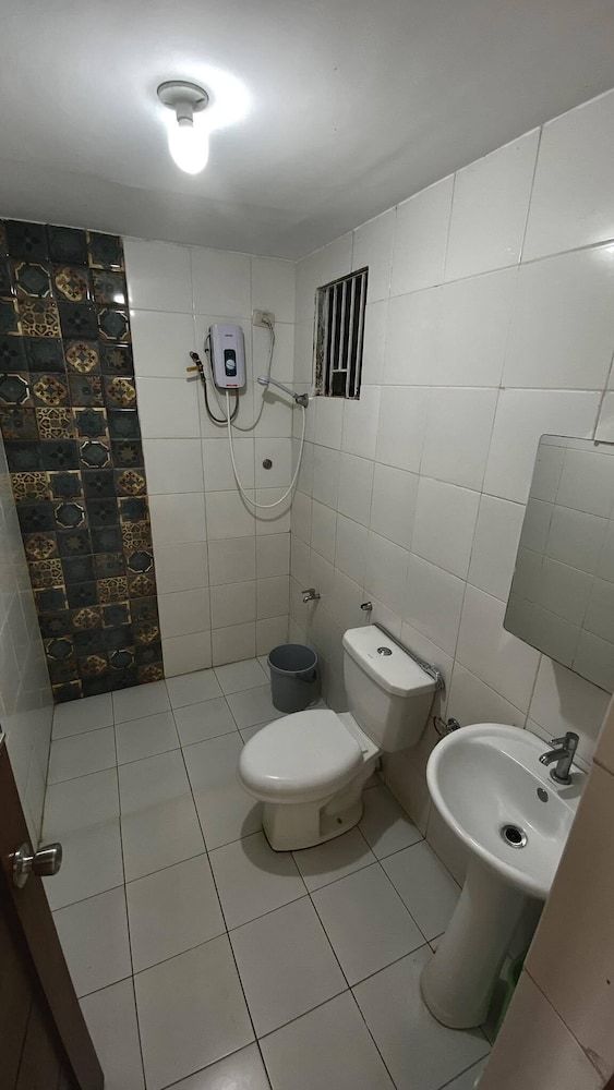 Quezon Premier Hotel Candelaria Standard Room, 1 Double Bed 2