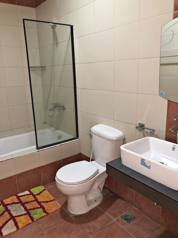 Quezon Premier Hotel Candelaria Family Room 3