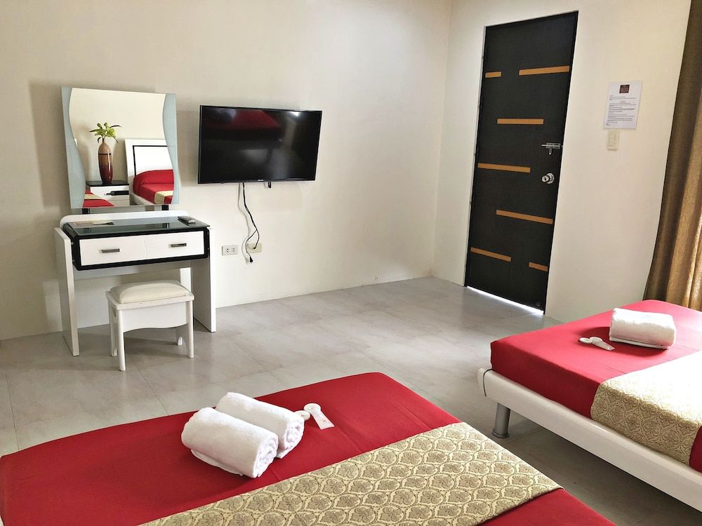 Quezon Premier Hotel Candelaria Family Room 5