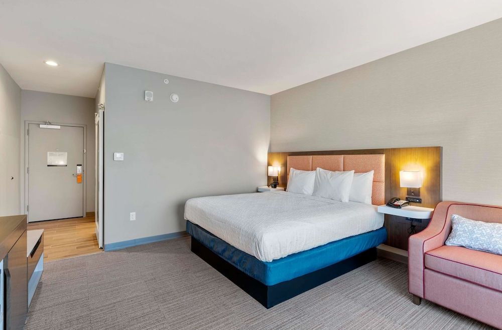 Room, 1 King Bed, Accessible (Hearing)