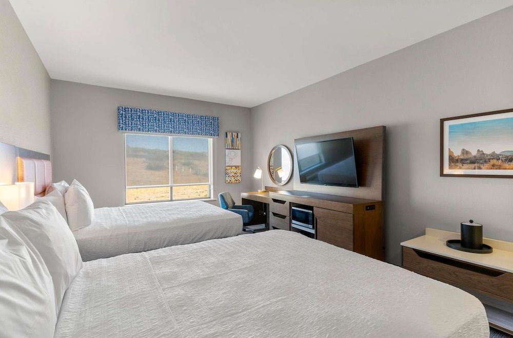 Room, 2 Queen Beds, Accessible, Bathtub