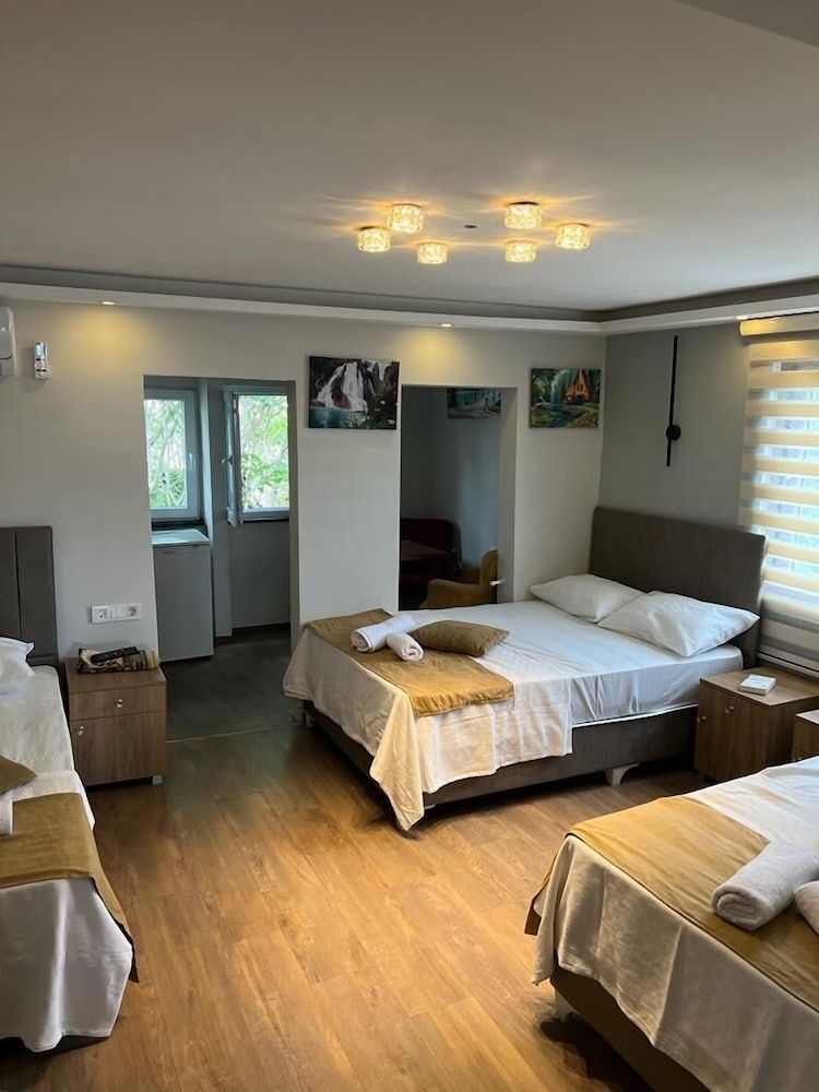mr lion kumkapı hotel Business Quadruple Room, Multiple Beds 8