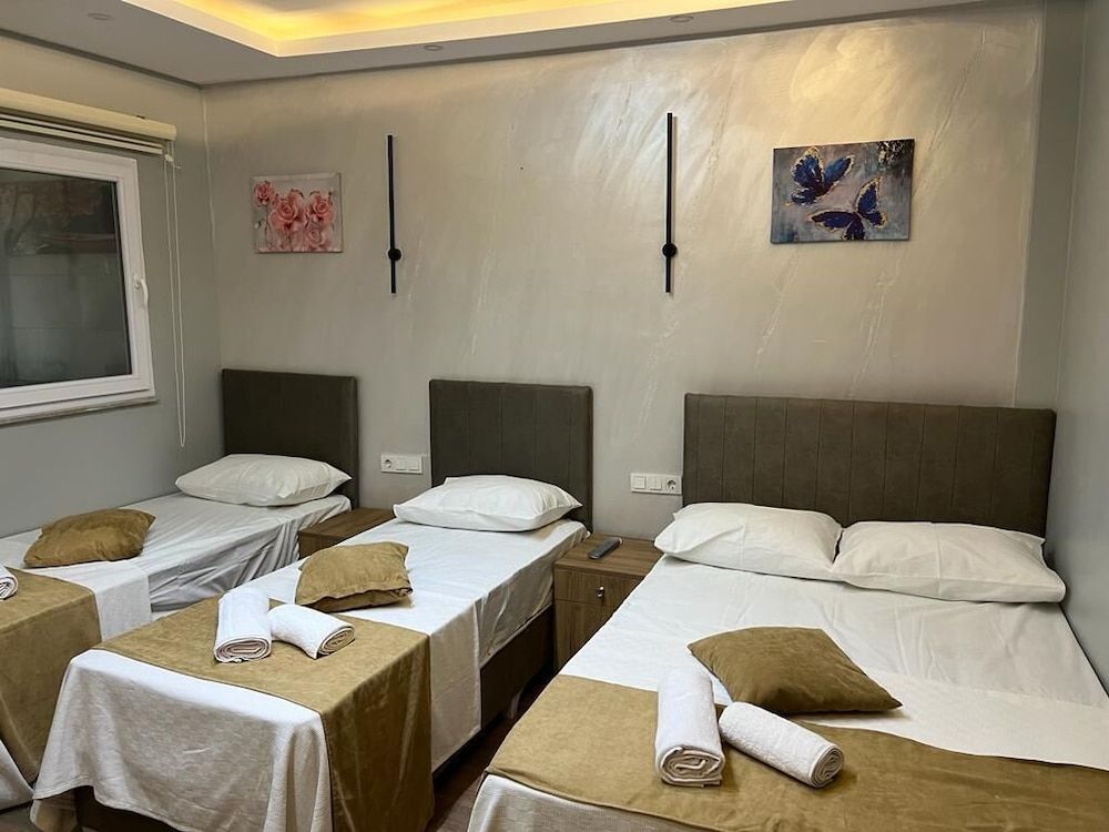 mr lion kumkapı hotel Business Quadruple Room, Multiple Beds 21