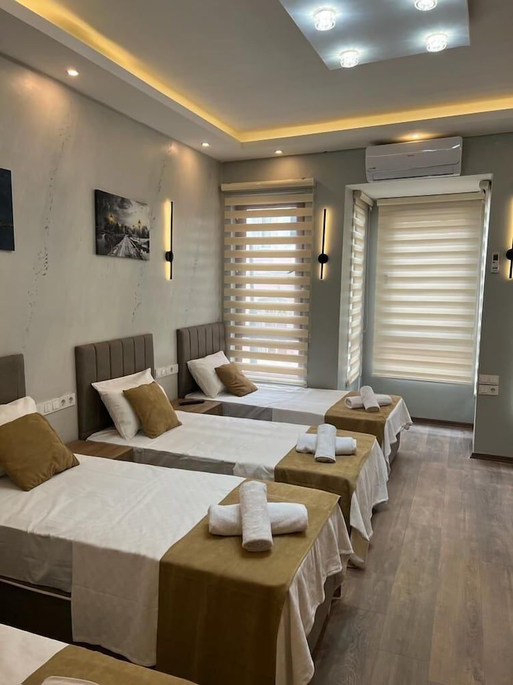 mr lion kumkapı hotel Business Quadruple Room, Multiple Beds 5