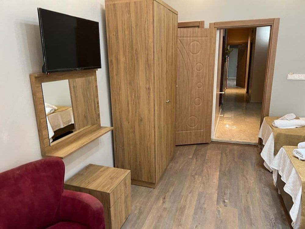 mr lion kumkapı hotel Business Quadruple Room, Multiple Beds 29