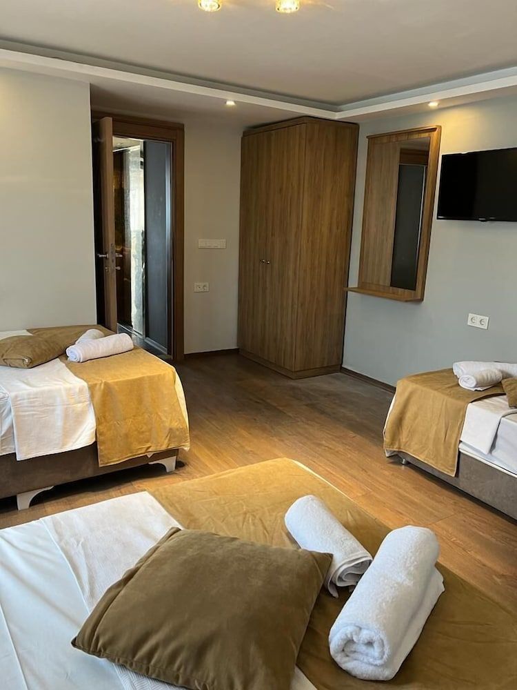 mr lion kumkapı hotel Business Quadruple Room, Multiple Beds 22
