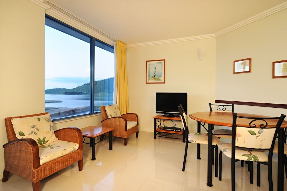 at Whitsunday Vista Holiday Apartments Apartment, 1 Bedroom, Ocean View 4