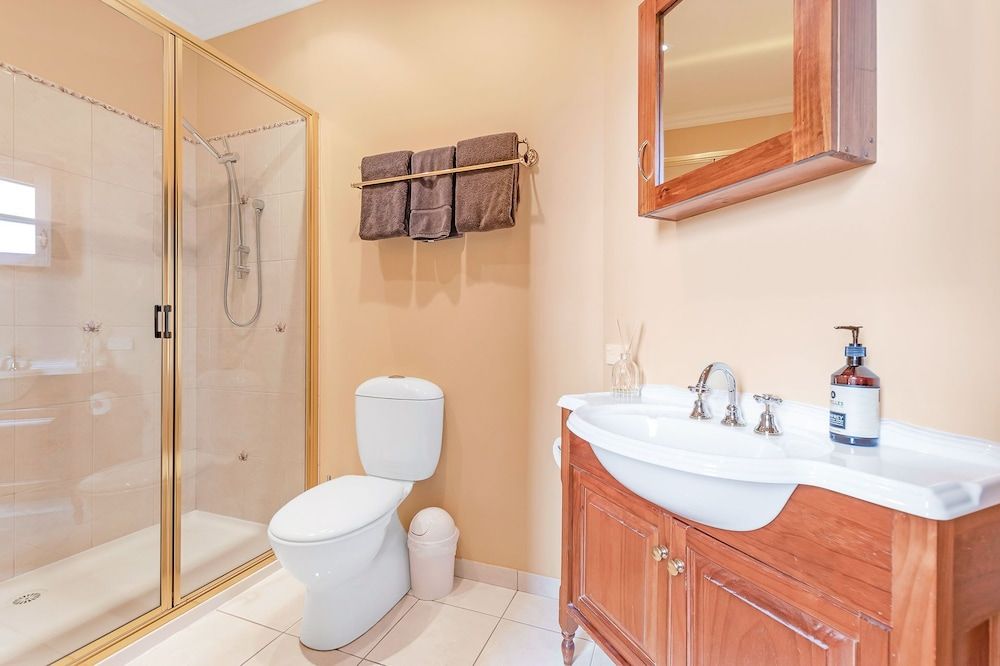 Clocktower Suites Exchange Suite 3