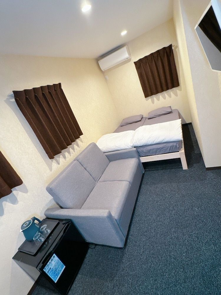 Homee Osaka Standard Double Room (202) 3