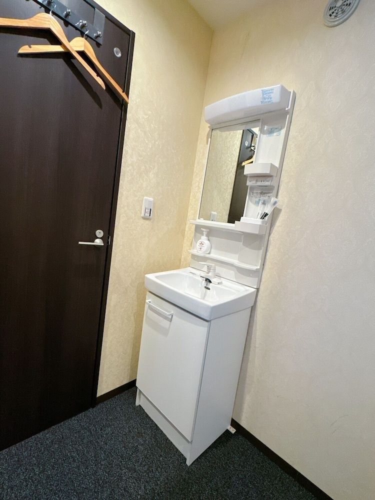 Homee Osaka Standard Double Room (202) 4