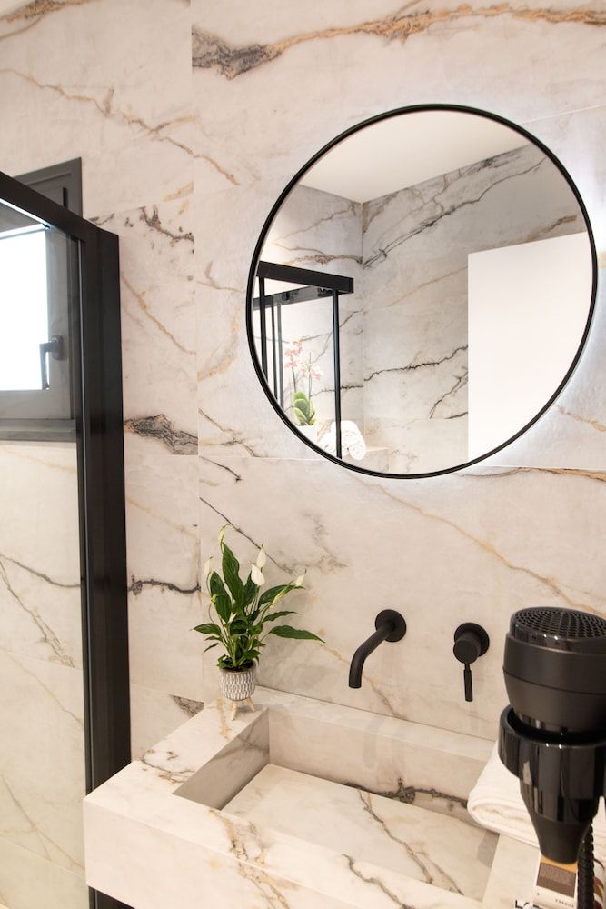 Paleo Suites Luxury Apartment, 2 Bedrooms, Hot Tub 9