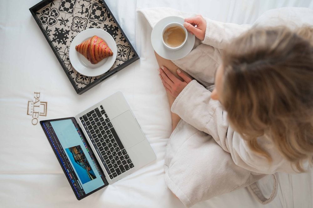 Paleo Suites Luxury Apartment, 2 Bedrooms, Hot Tub 2