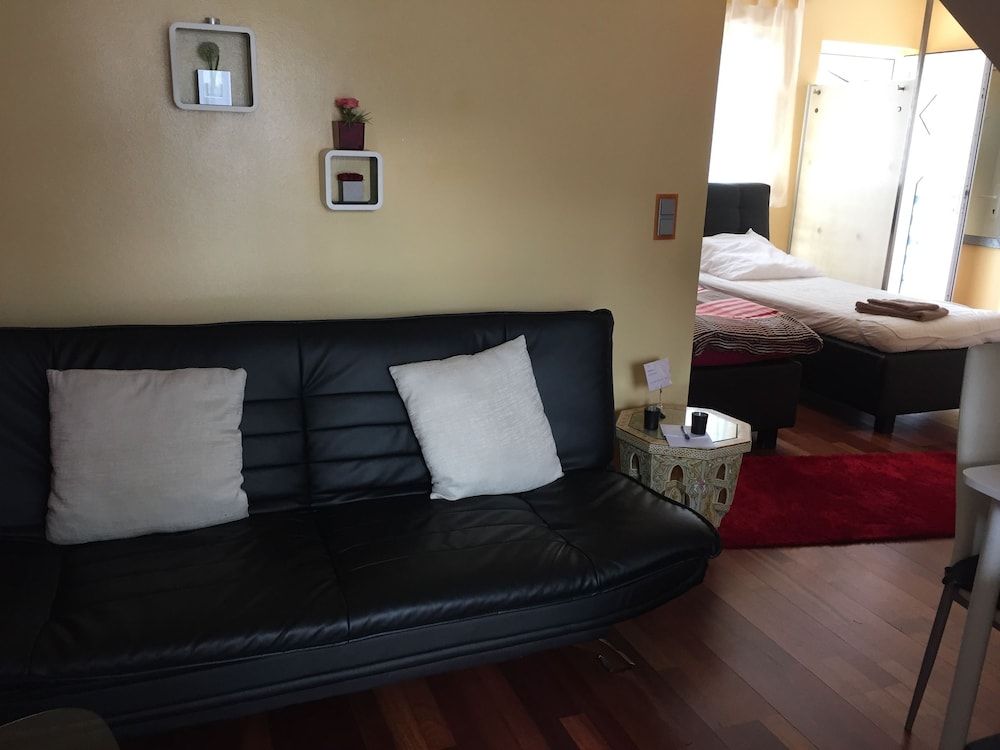Business Studio (Sven, excl. 85 € cleaning fee)