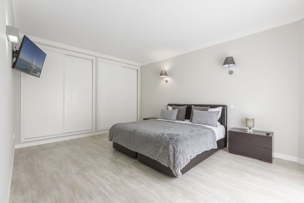 undefined D Loft Sea and Golf 9