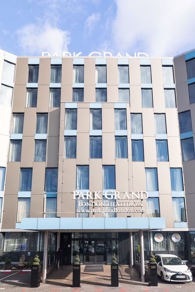 undefined Park Grand Heathrow 3