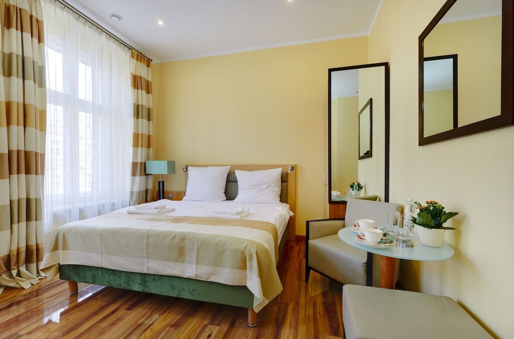 Deluxe Double Room, 1 King Bed, City View