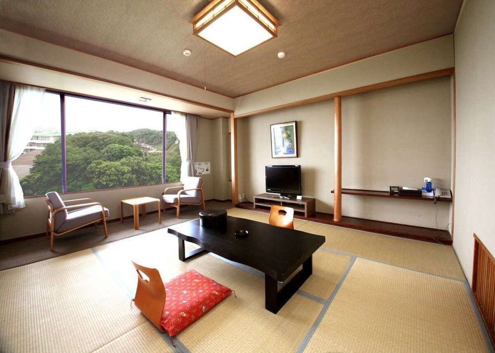 Grampus Sea Traditional Quadruple Room, Partial Ocean View, Sea Facing 3