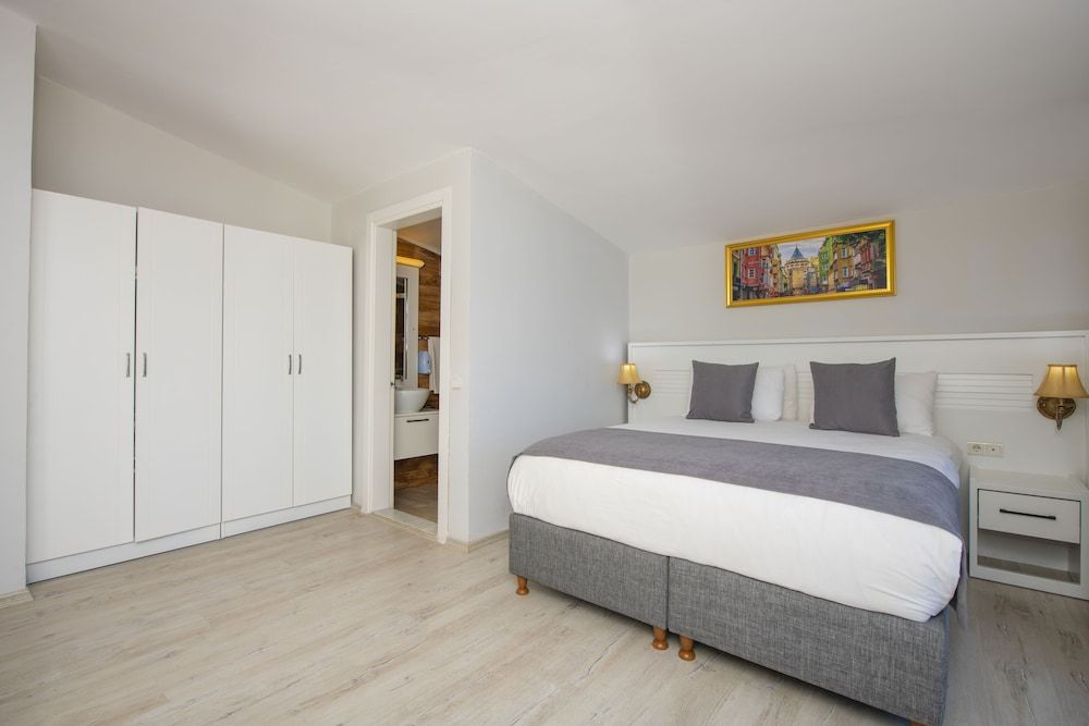 undefined Mia Casa Hotel 8