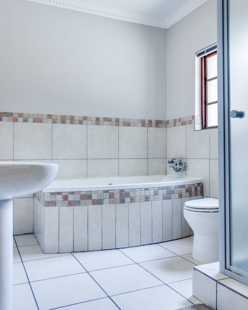 The Nightingale Guesthouse Executive Room, 1 Queen Bed 8