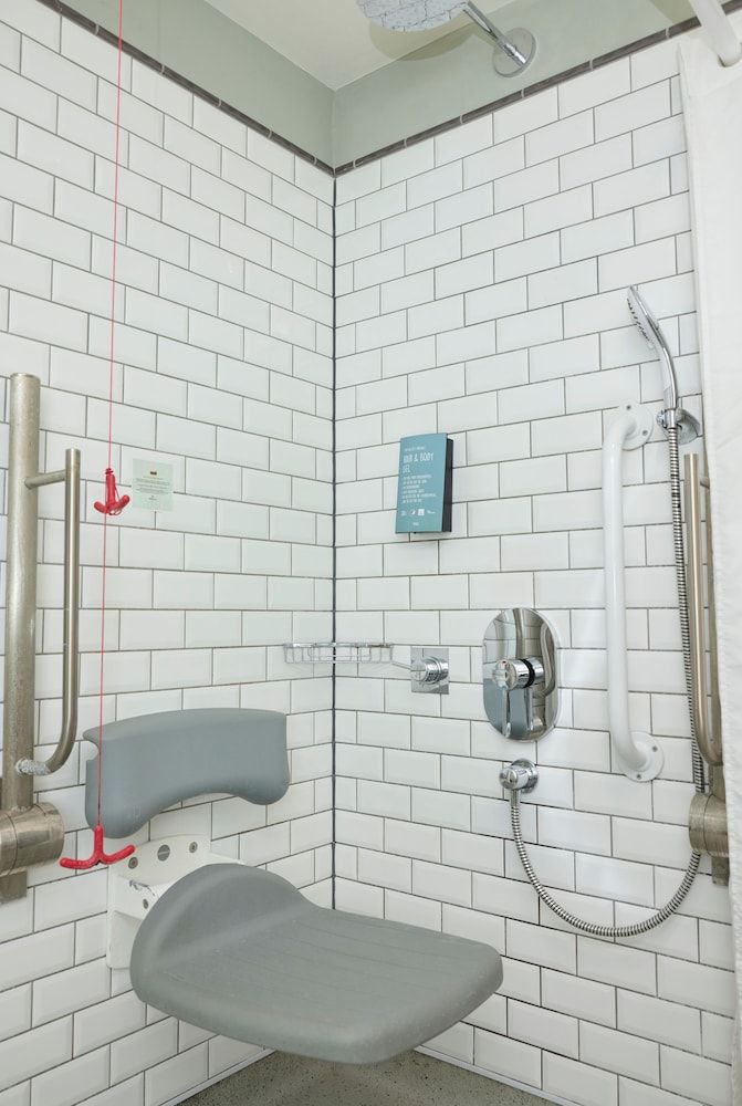 St Leonard's Hotel by Greene King Inns Standard Twin Room, Accessible 4