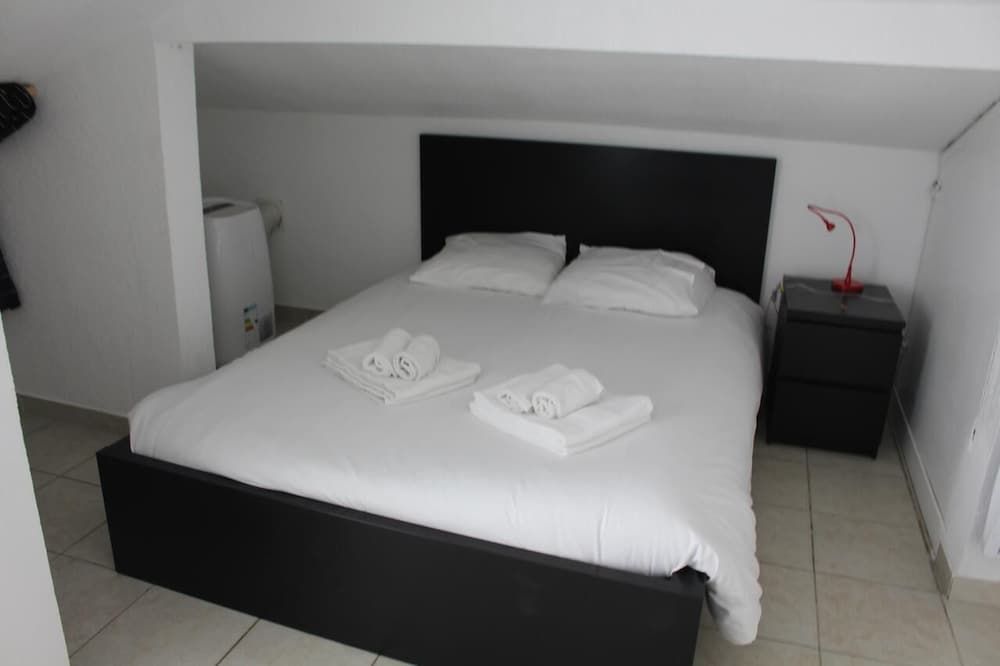 Duplex (No 04)