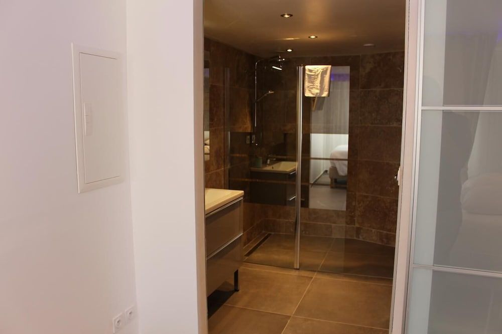 Deluxe Room (No 26B)