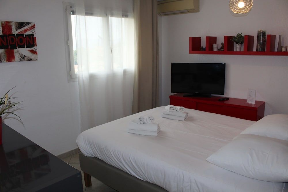 Apartment, Private Pool, Ground Floor (Patio, No 01)