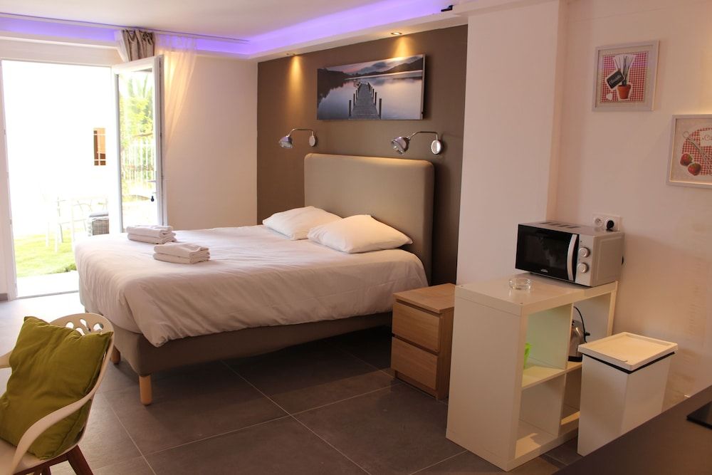 Deluxe Suite (No 26A)