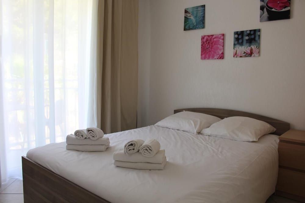 Duplex (No 04)