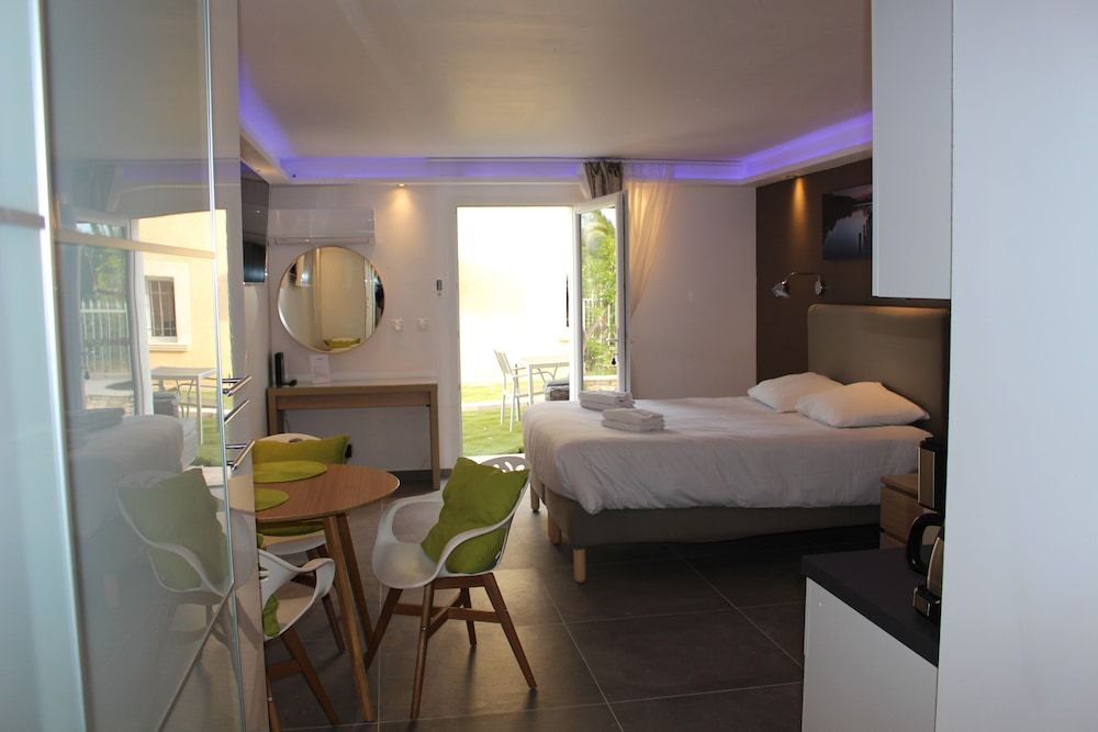 Deluxe Suite (No 26A)