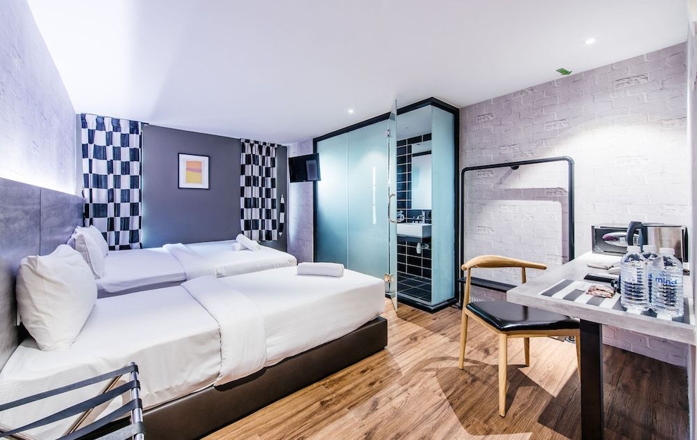 Economy Suite