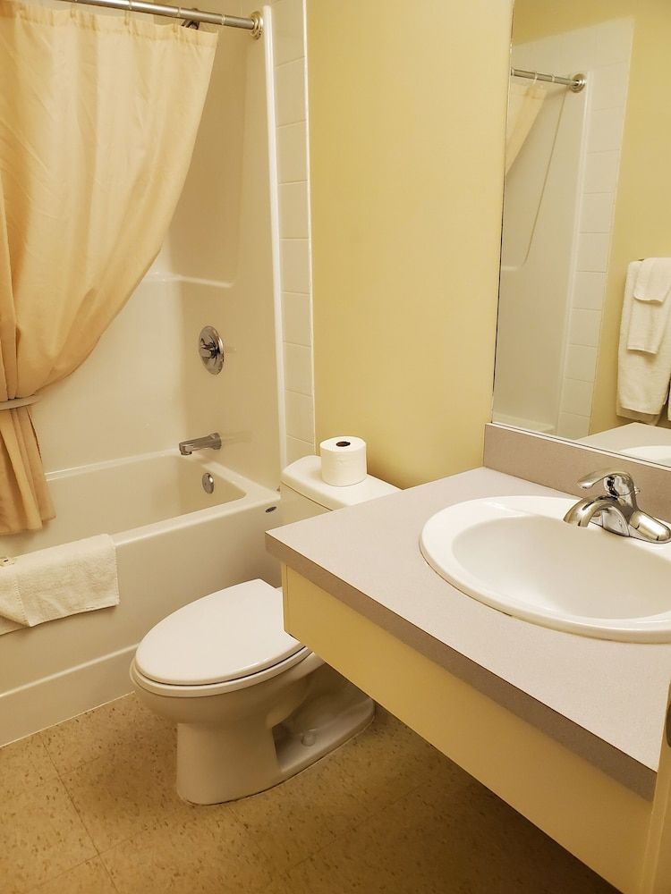 waintel studio-wainwright motel Double kitchenette Suite 6