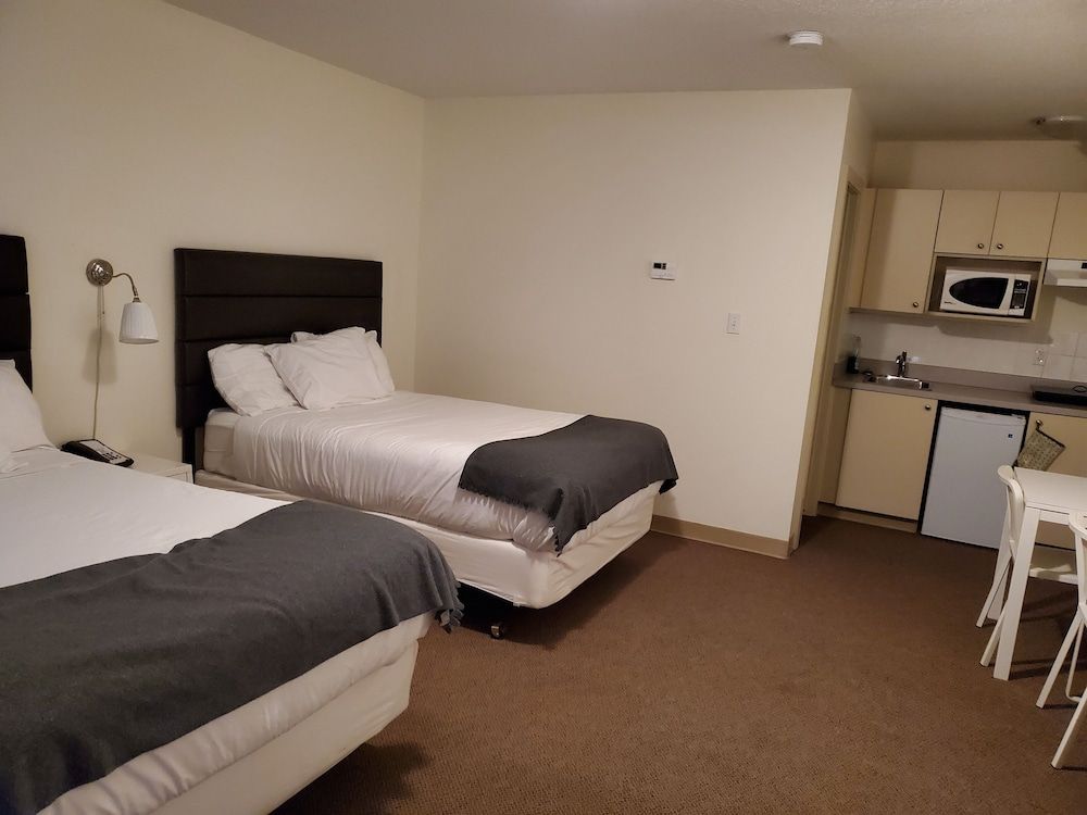 waintel studio-wainwright motel Double kitchenette Suite 2