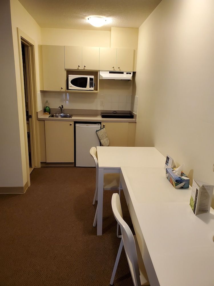 waintel studio-wainwright motel Double kitchenette Suite 4