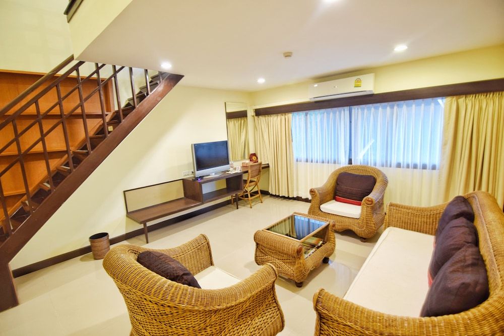 Phanomrung Puri Boutique Hotels and Resorts Grand Duplex Suit 9