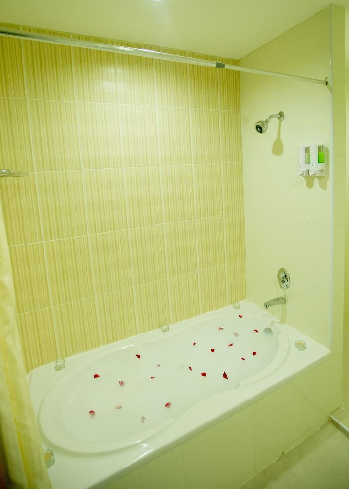 Phanomrung Puri Boutique Hotels and Resorts Grand Duplex Suit 8