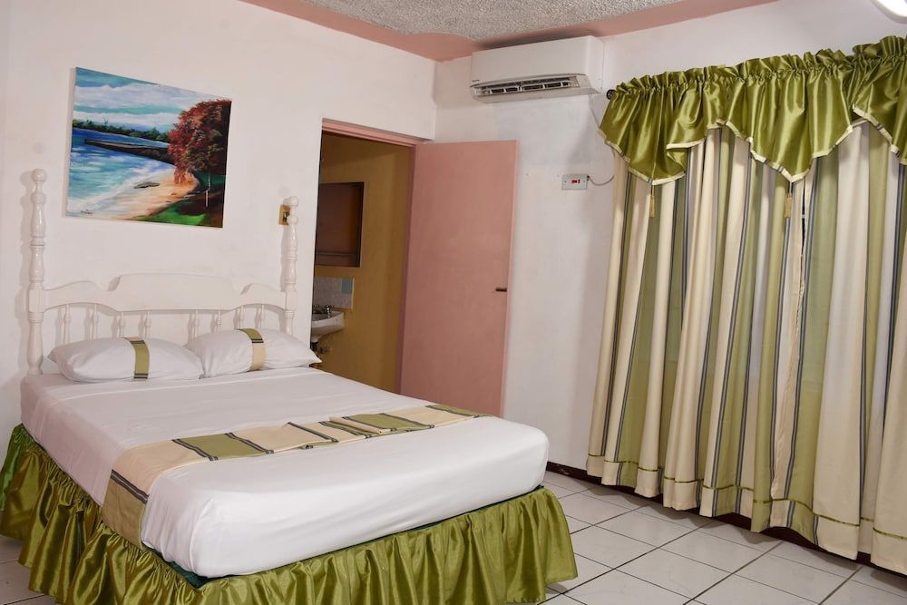 Marine View Hotel Standard Double Room, Kitchenette, Garden View
