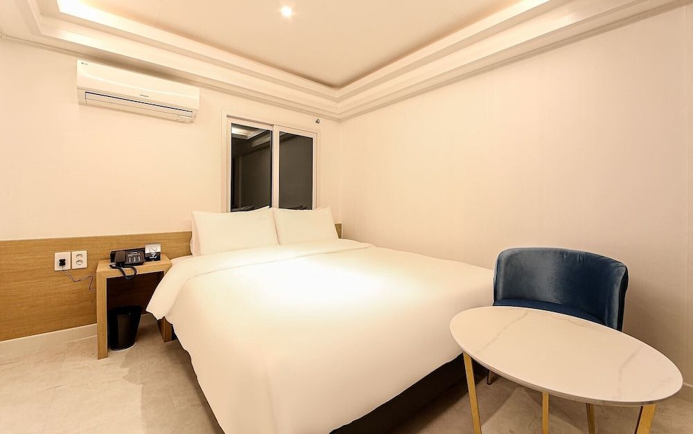 undefined Busan Seomyeon Business Hotel J7 9