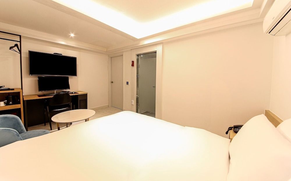 undefined Busan Seomyeon Business Hotel J7 10