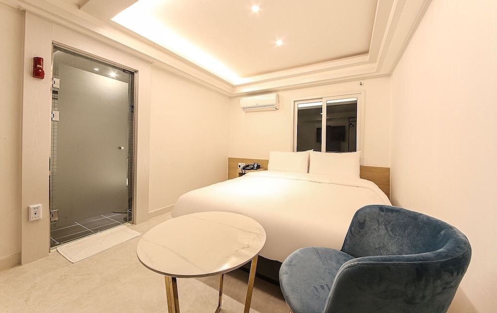 undefined Busan Seomyeon Business Hotel J7 8