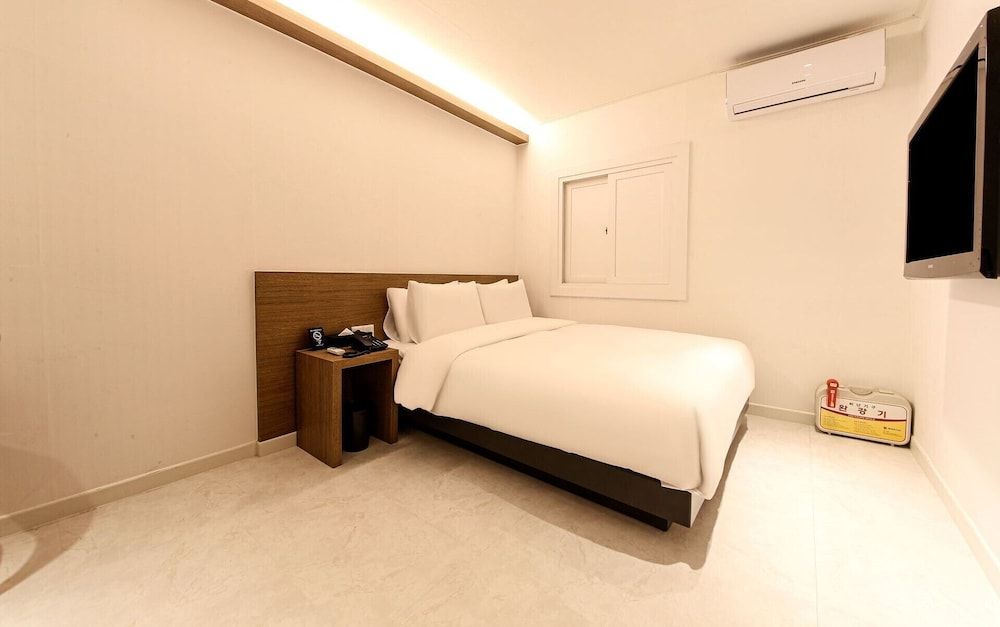 undefined Busan Seomyeon Business Hotel J7 3