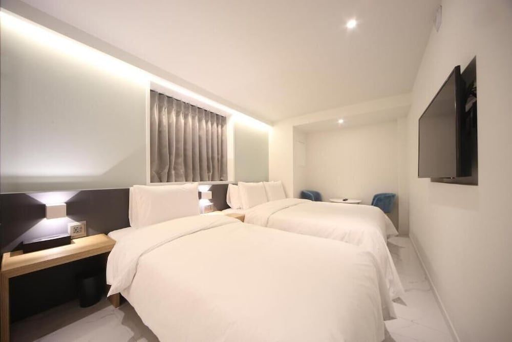 undefined Busan Seomyeon Business Hotel J7
