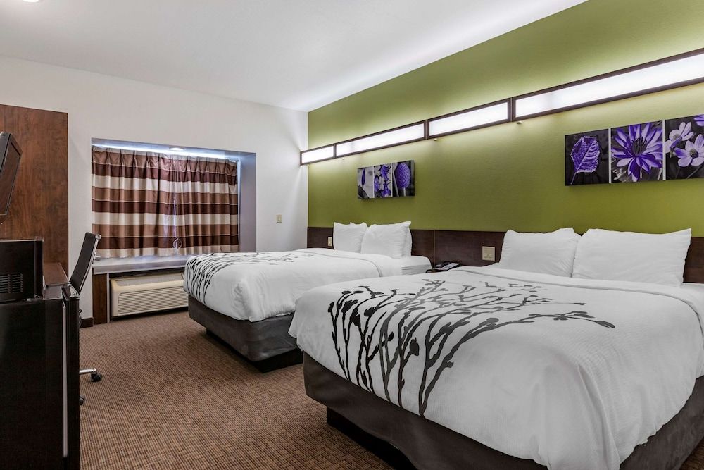Room, 2 Queen Beds, Accessible, Non Smoking (Roll-In Shower)