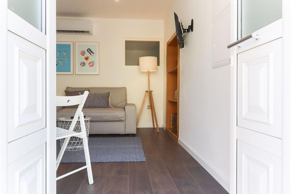 Benfica Apartments I by Homing Apartment 13