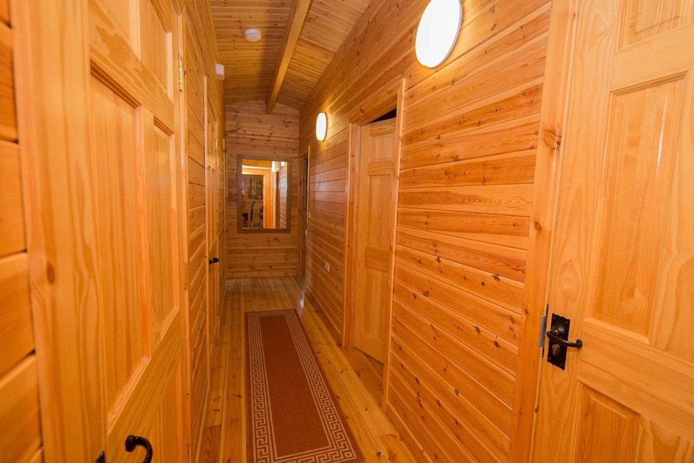 Wall Eden Farm Dragonfly Log Cabin 5