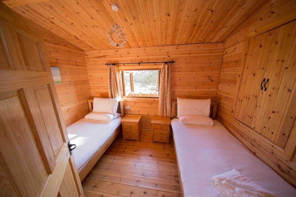 Wall Eden Farm Dragonfly Log Cabin 3